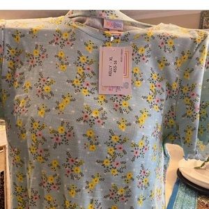 LuLaRoe Kelly Blouse.